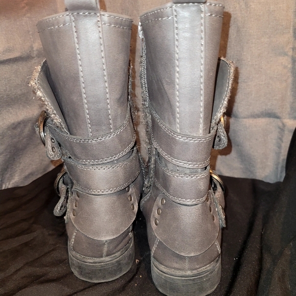 Adorable Ankle Boots - Picture 3 of 3